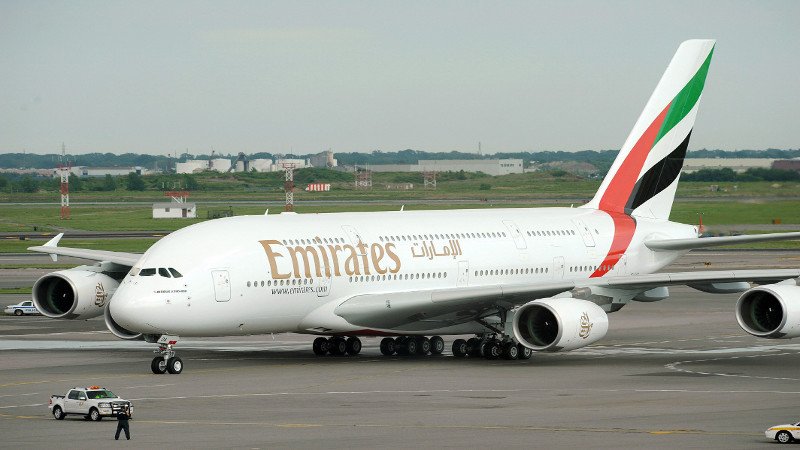 como confirmar vuelo o modificar tu reserva con Emirates